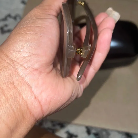 Coach Shades - Picture 5 of 6